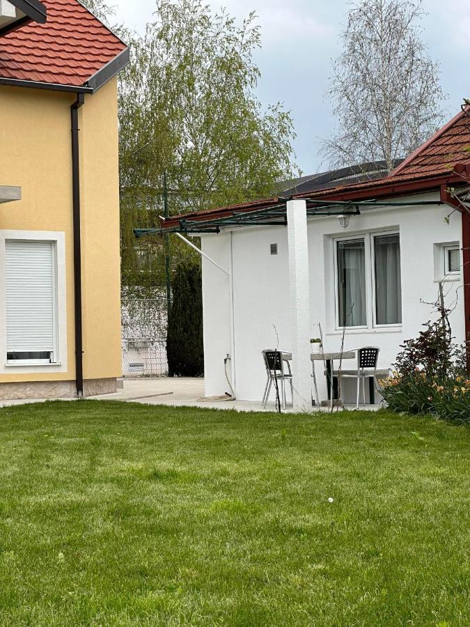 Apartmani Emily & Jully Nikšić エクステリア 写真