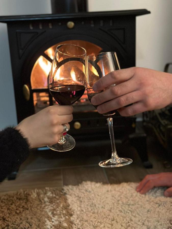 Apartmani Emily & Jully Nikšić エクステリア 写真