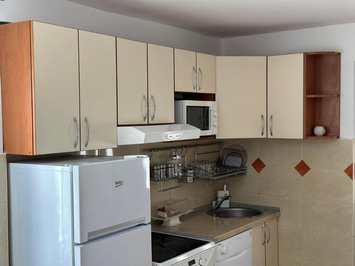 Apartmani Emily & Jully Nikšić エクステリア 写真