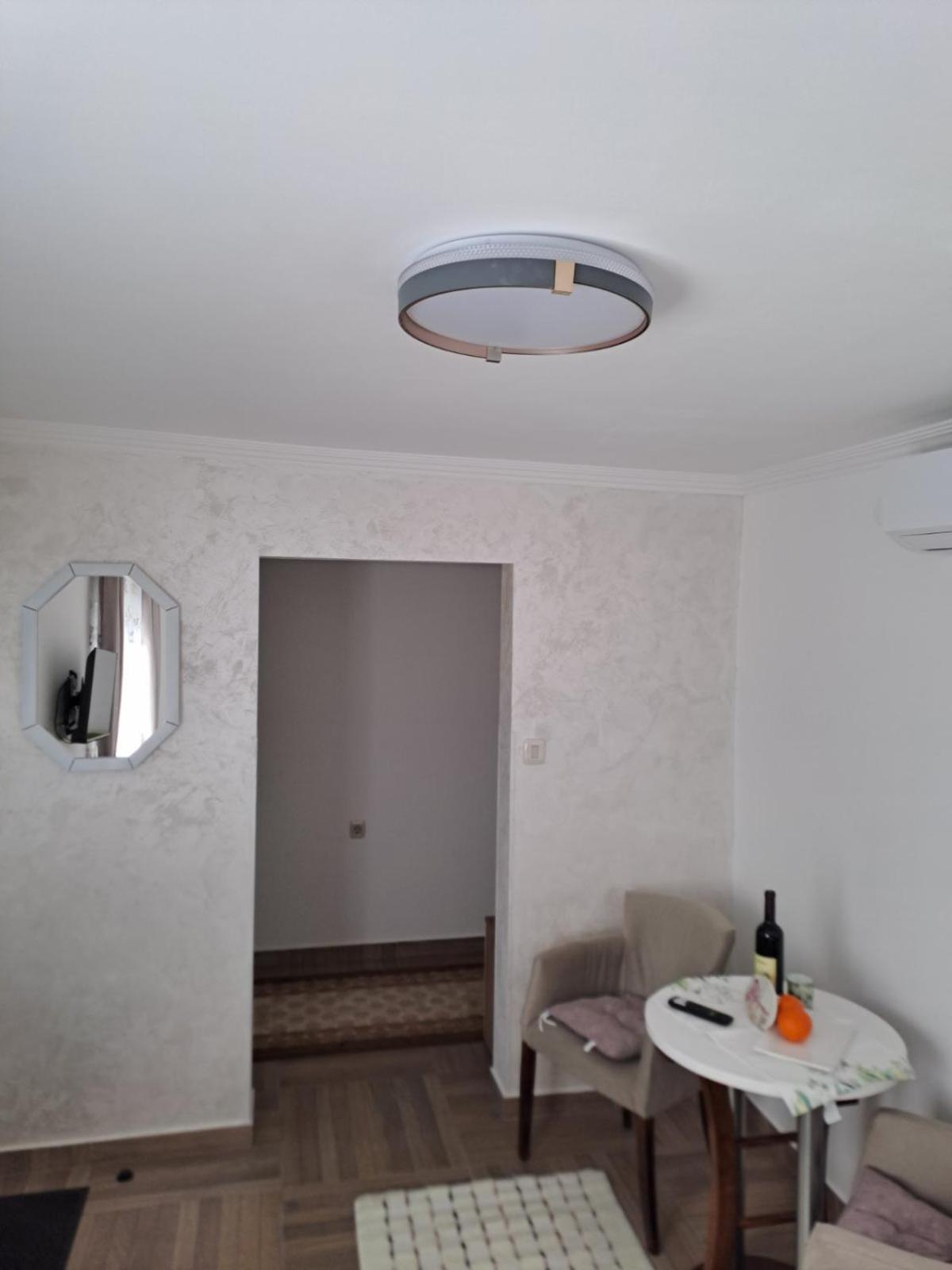 Apartmani Emily & Jully Nikšić エクステリア 写真