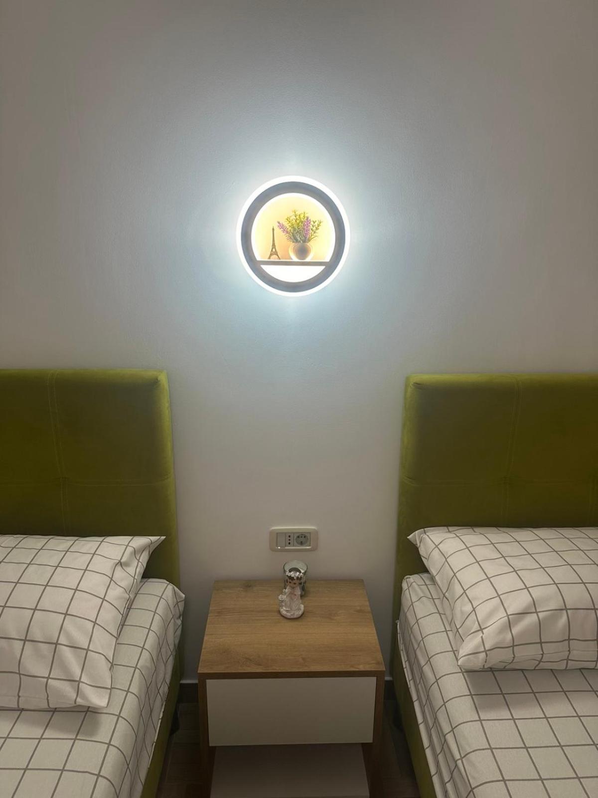 Apartmani Emily & Jully Nikšić エクステリア 写真