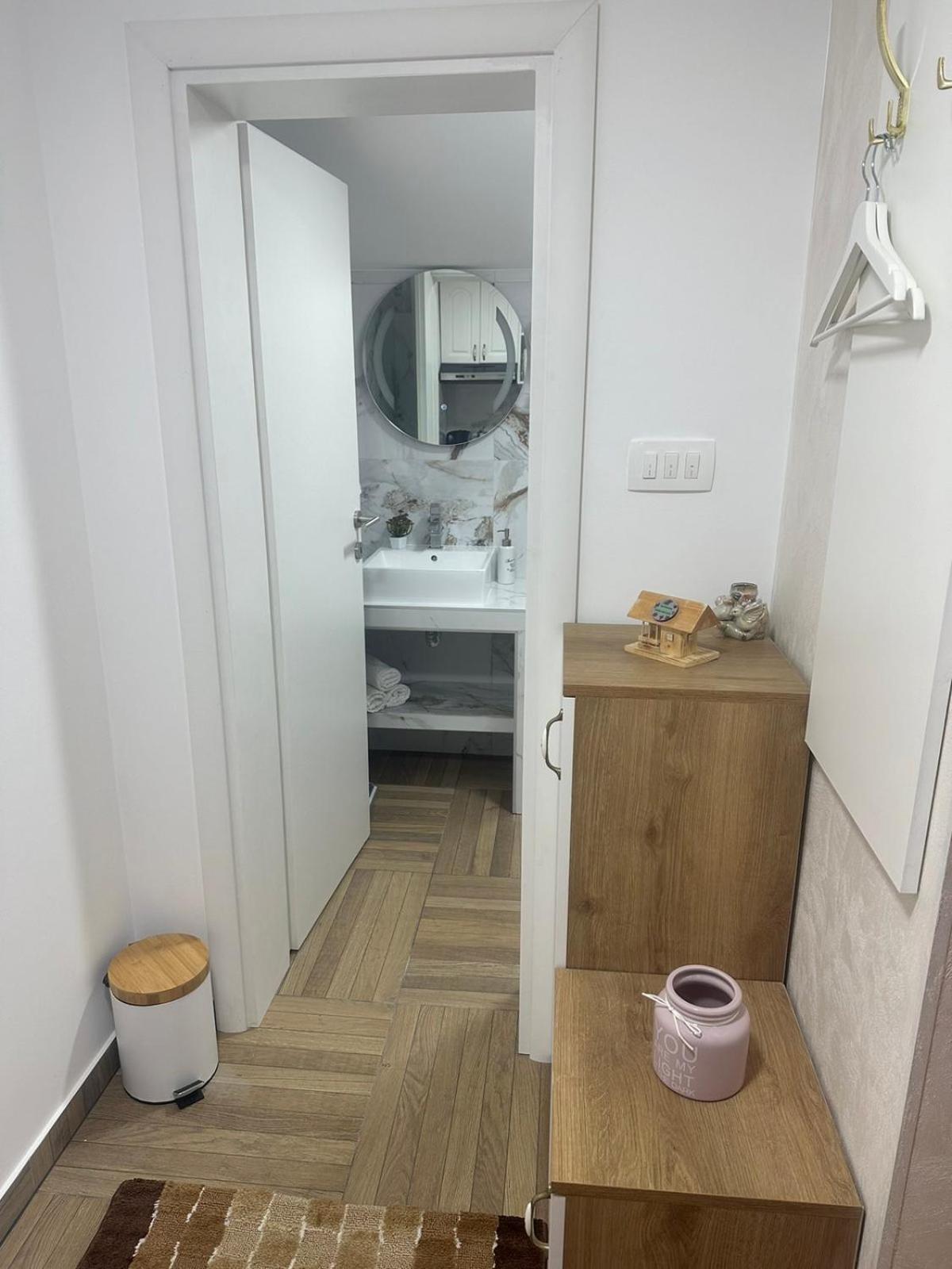 Apartmani Emily & Jully Nikšić エクステリア 写真