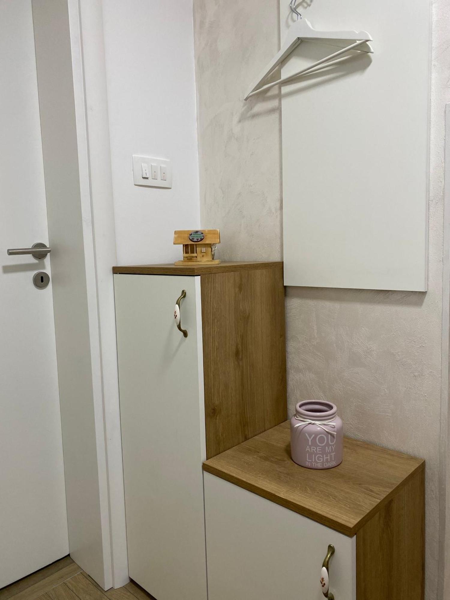 Apartmani Emily & Jully Nikšić エクステリア 写真